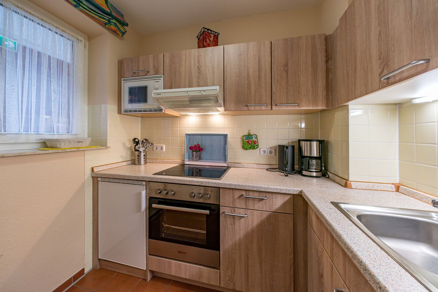 Hus Inselkieker Hus Inselkieker 108 Schillig - Küchenzeile mit Mikrowelle