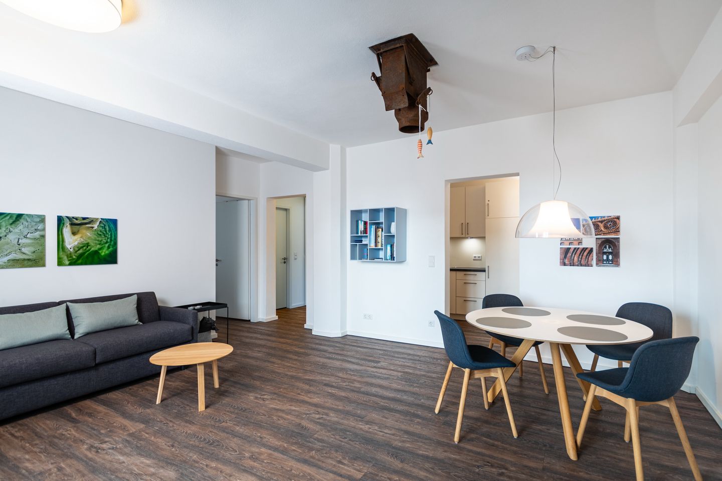 Ohlerich Speicher Ohlerich Speicher 2-09 Wismar - Wohn-Essbereich mit Couch