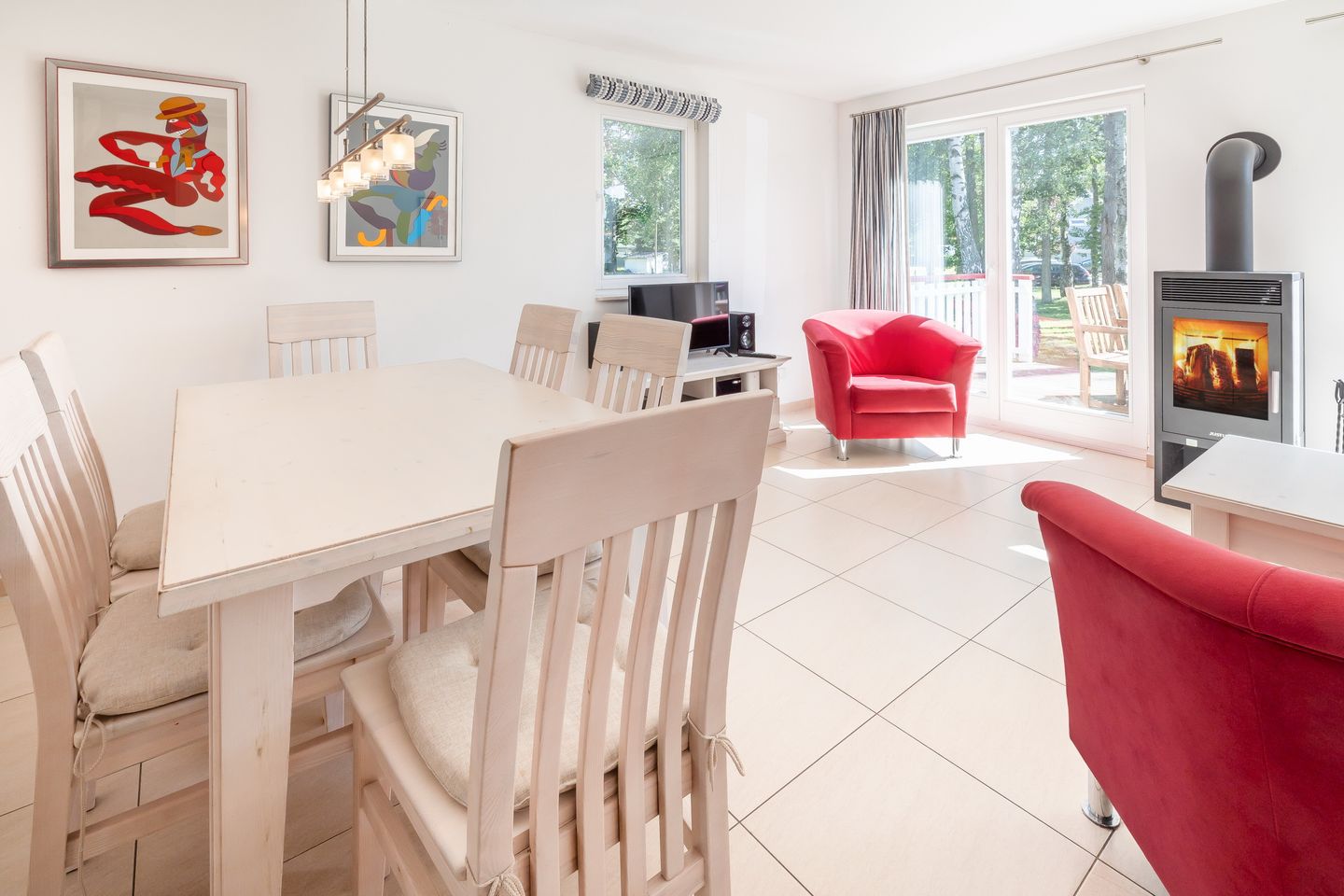 Ostseepark Rügen Ostseepark Rügen 25 Rügen - Wohn-Essbereich mit Blick zur Terrasse