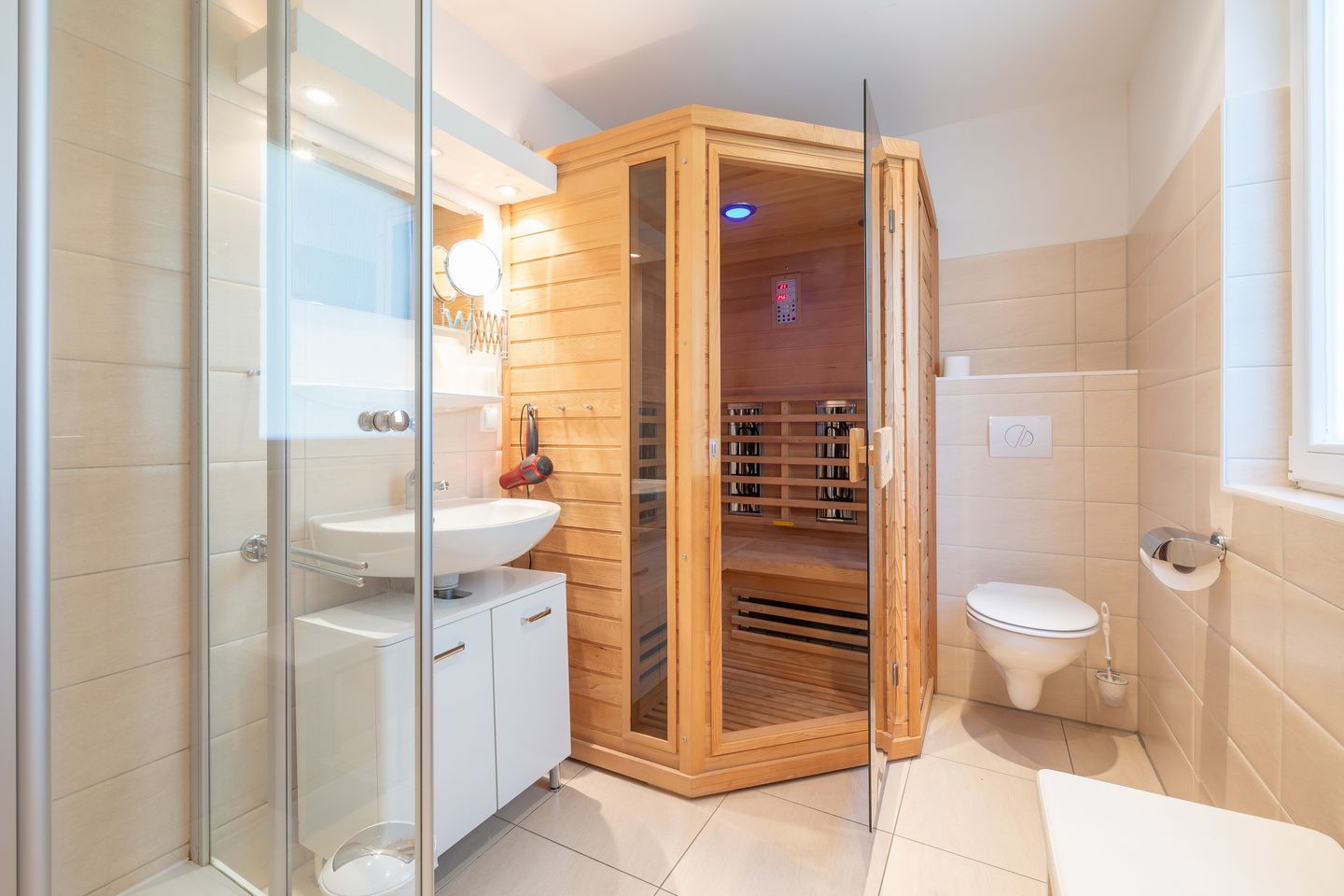 Ostseepark Rügen Ostseepark Rügen 25 Rügen - Badezimmer mit Dusche, WC und Infrarot-Sauna