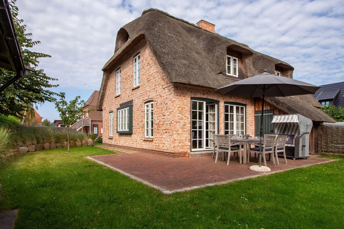 Dorf Domizil Reetdachhaus Strohhütte SPO Dorf - 