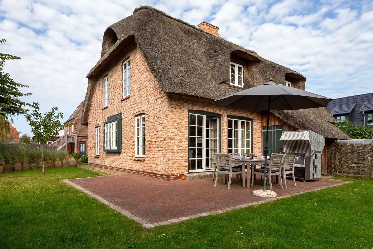 Dorf Domizil Reetdachhaus Strohhütte SPO Dorf - 