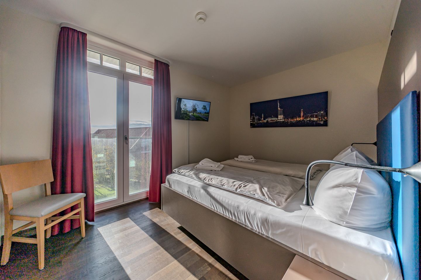 Resort Deichgraf Resort Deichgraf 27-08 Wremen - Schlafzimmer mit Doppelbett