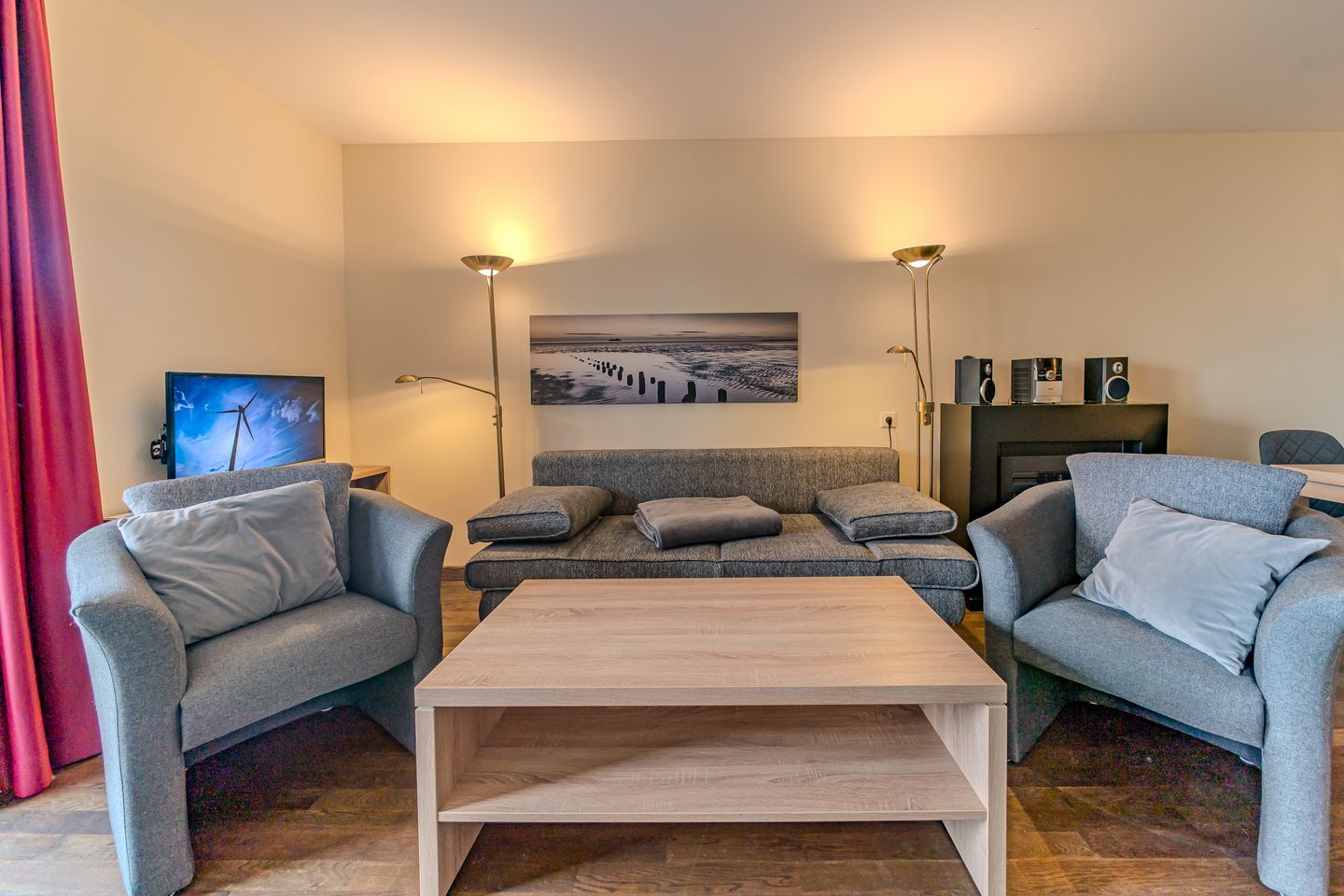 Resort Deichgraf Resort Deichgraf 27-09 Wremen - Wohn-Essbereich mit Couch