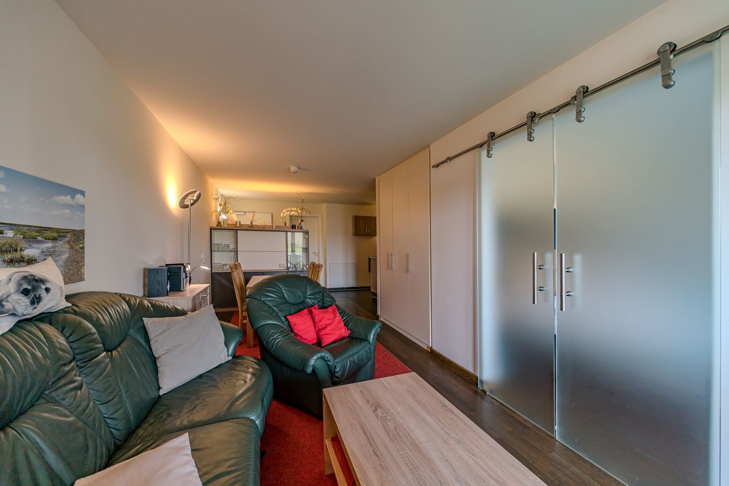 Resort Deichgraf Resort Deichgraf 31-01 Wremen - Wohn-Essbereich mit Couch