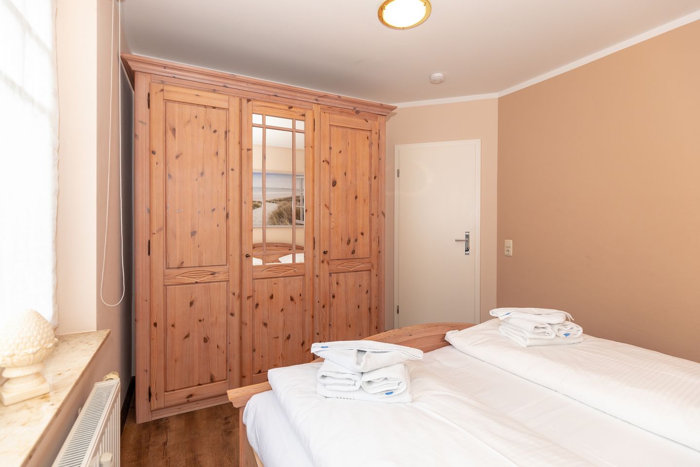 Ostseewelle Ostseewelle 14 Kühlungsborn - Schlafzimmer mit Doppelbett mit Kleiderschrank