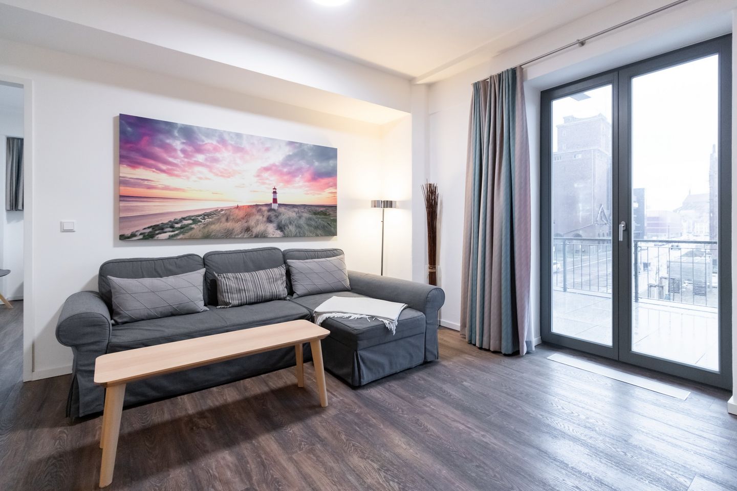 Ohlerich Speicher Ohlerich Speicher 1-01 Wismar - Wohn-Essbereich mit Couch