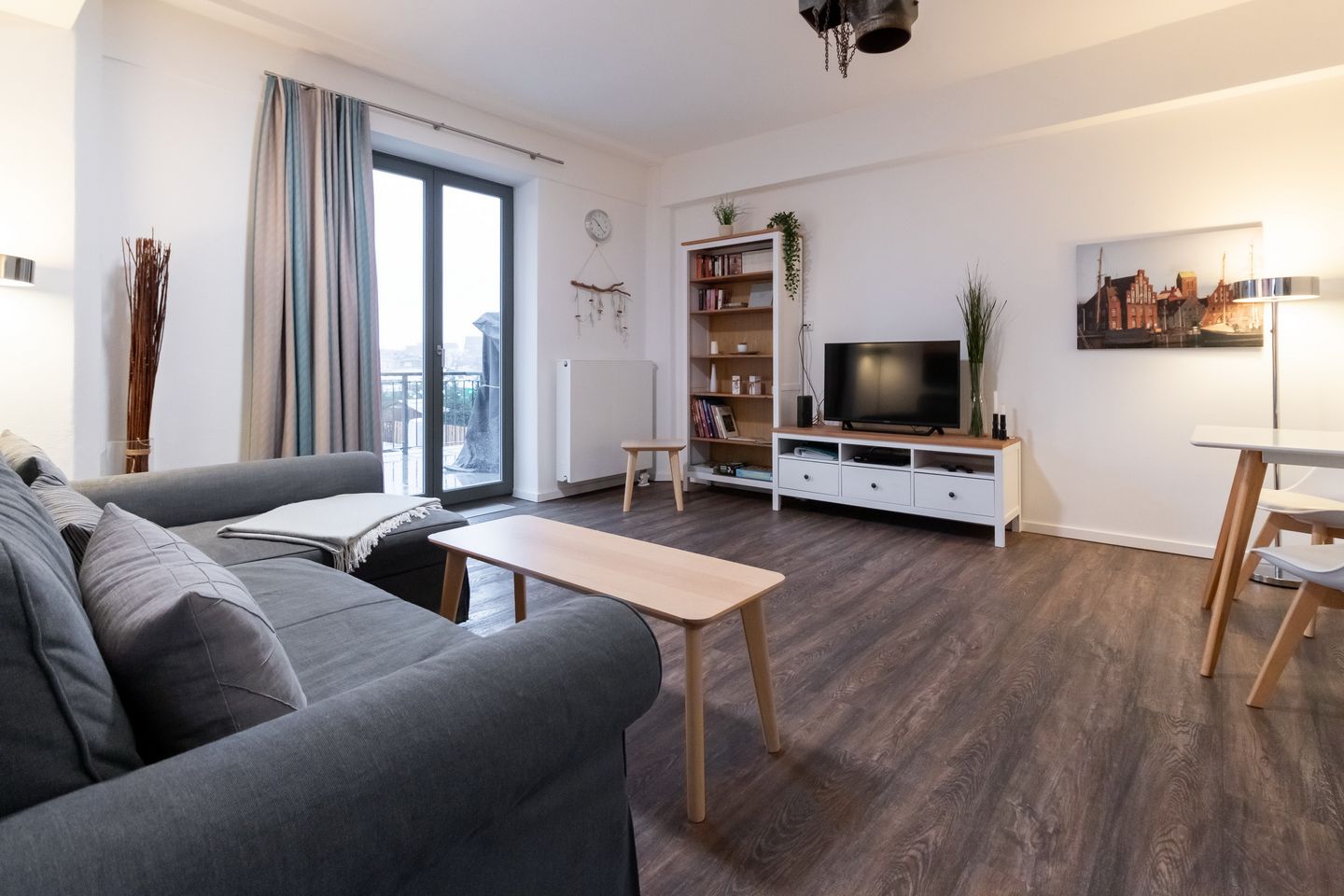 Ohlerich Speicher Ohlerich Speicher 1-01 Wismar - Wohn-Essbereich mit Couch