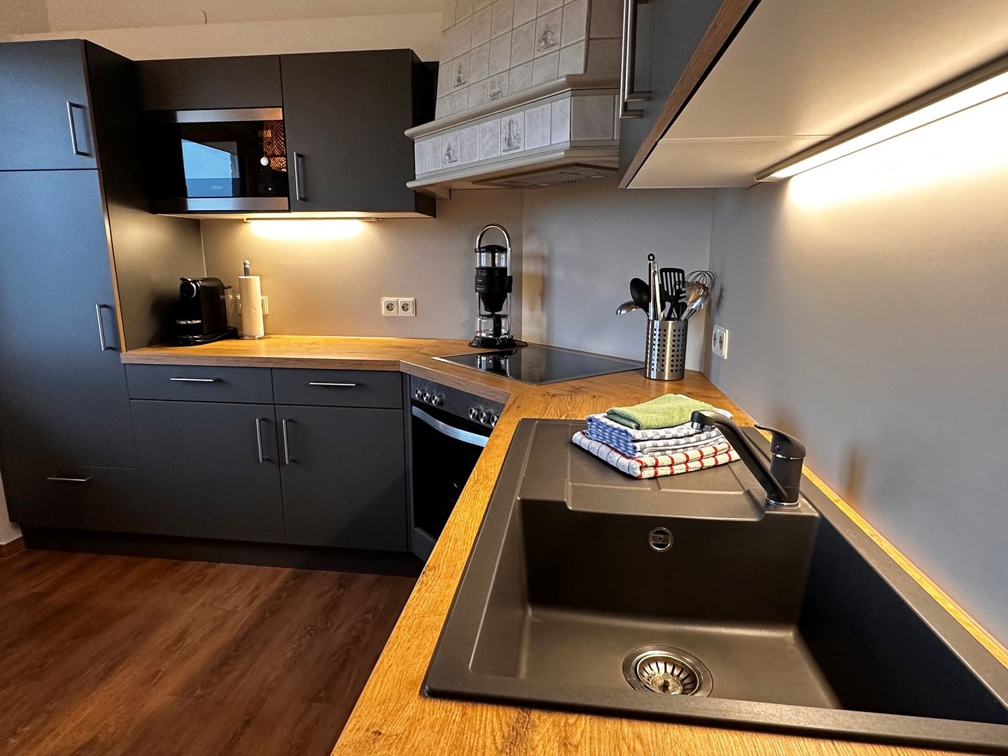 Haus Waasfrees Haushälfte Habel Mehrgenerationenhaus mit Meerblick direkt am Wasser mit Terrasse und Garten Steenodde auf Amrum - 