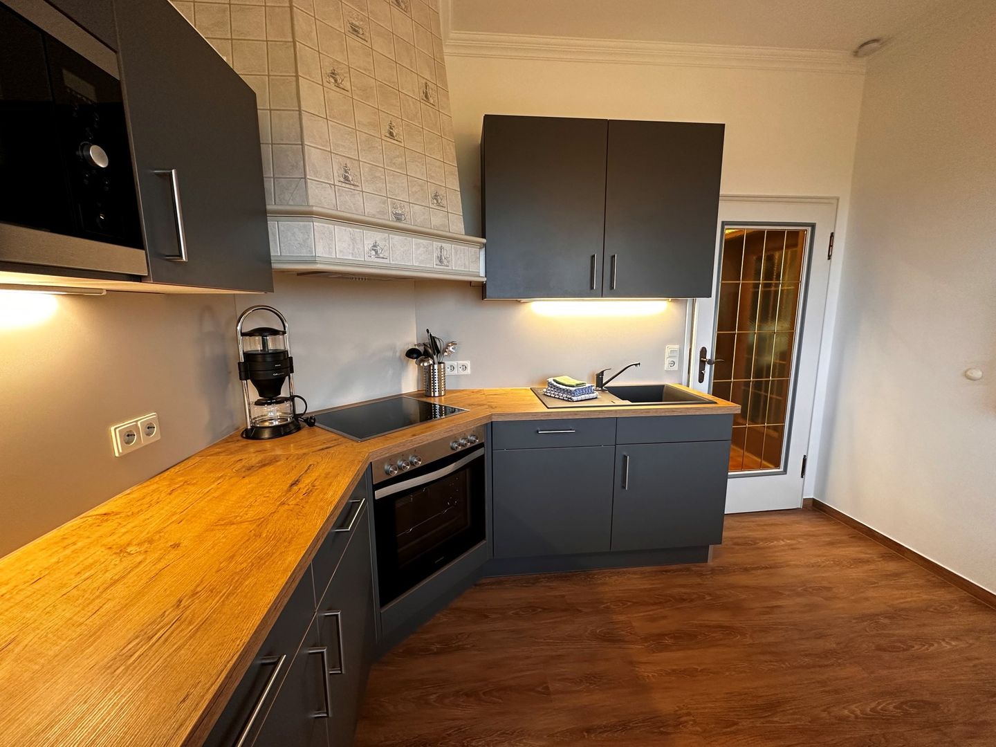 Haus Waasfrees Haushälfte Habel Mehrgenerationenhaus mit Meerblick direkt am Wasser mit Terrasse und Garten Steenodde auf Amrum - 