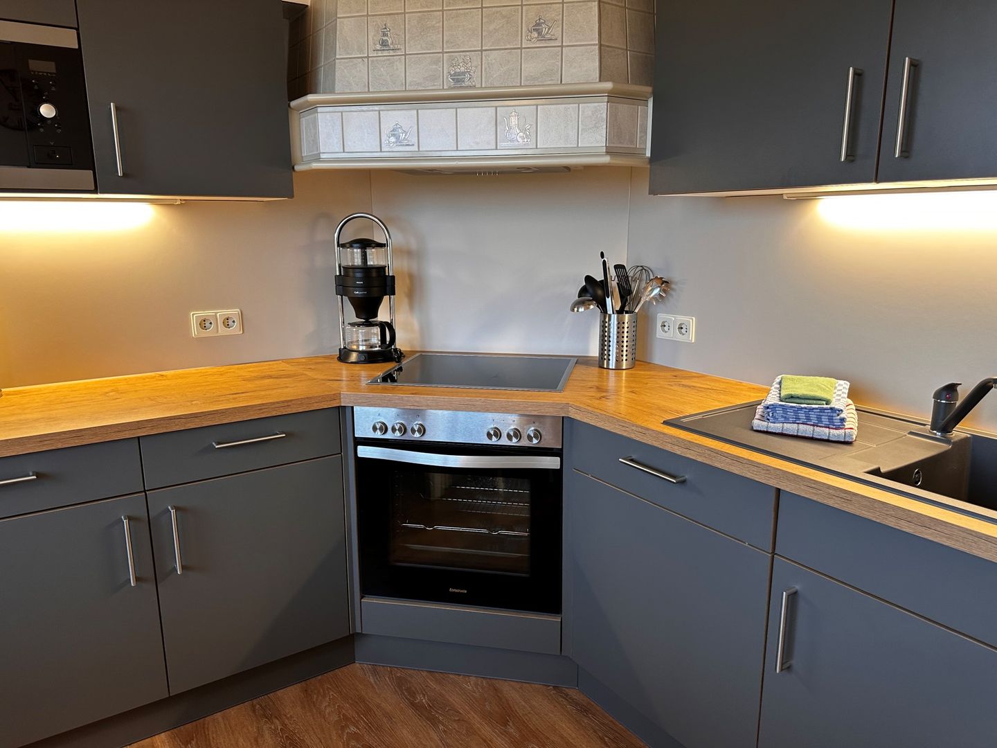 Haus Waasfrees Haushälfte Habel Mehrgenerationenhaus mit Meerblick direkt am Wasser mit Terrasse und Garten Steenodde auf Amrum - 