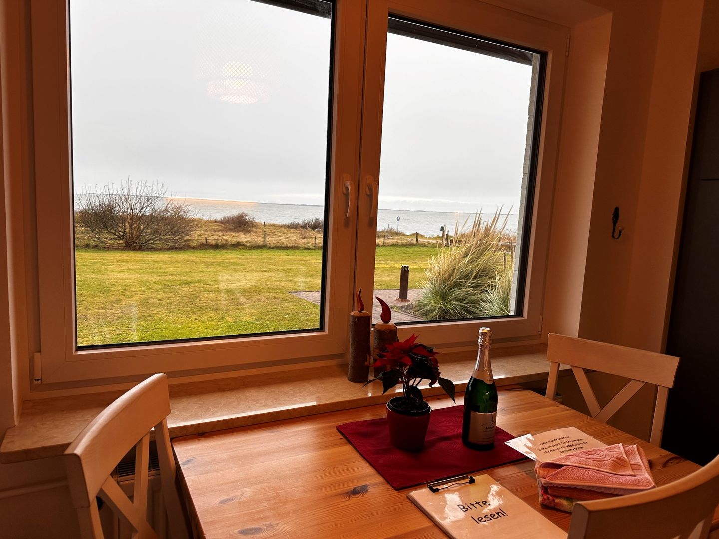 Haus Waasfrees Haushälfte Habel Mehrgenerationenhaus mit Meerblick direkt am Wasser mit Terrasse und Garten Steenodde auf Amrum - 