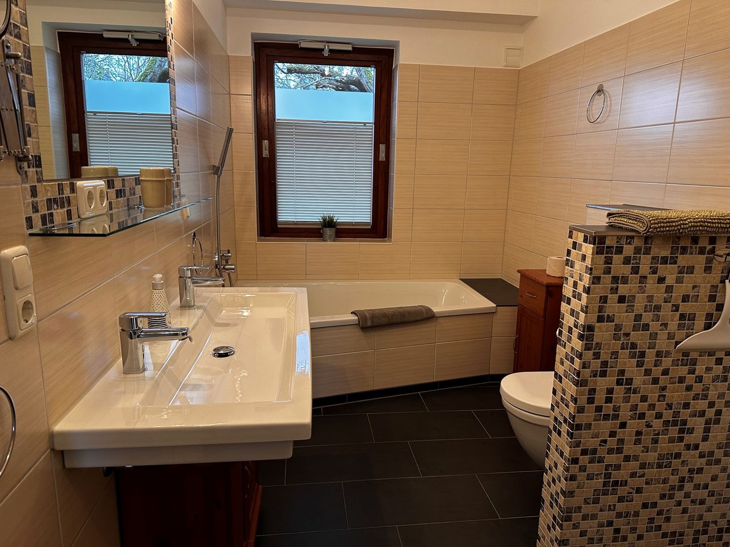 Haus Waasfrees Haushälfte Habel Mehrgenerationenhaus mit Meerblick direkt am Wasser mit Terrasse und Garten Steenodde auf Amrum - 