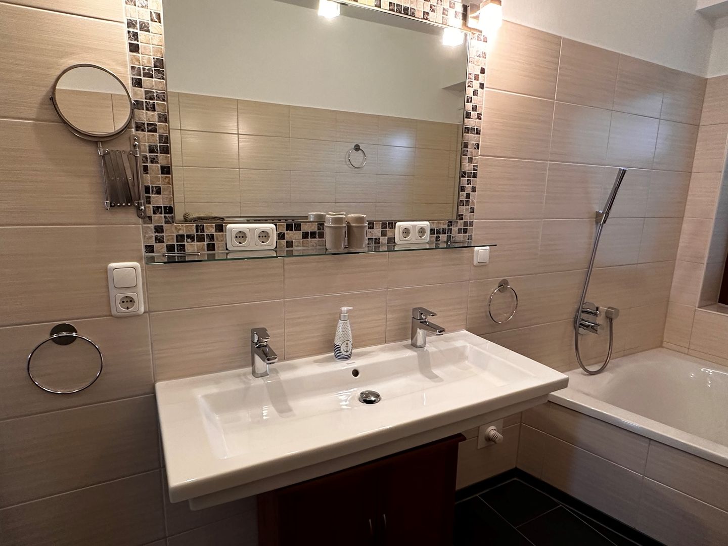 Haus Waasfrees Haushälfte Habel Mehrgenerationenhaus mit Meerblick direkt am Wasser mit Terrasse und Garten Steenodde auf Amrum - 