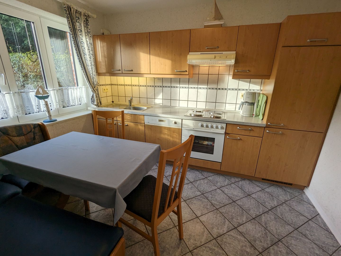 Haus Friesenglück Whg. Silbermöwe Alkersum - Küche / Küchenzeile