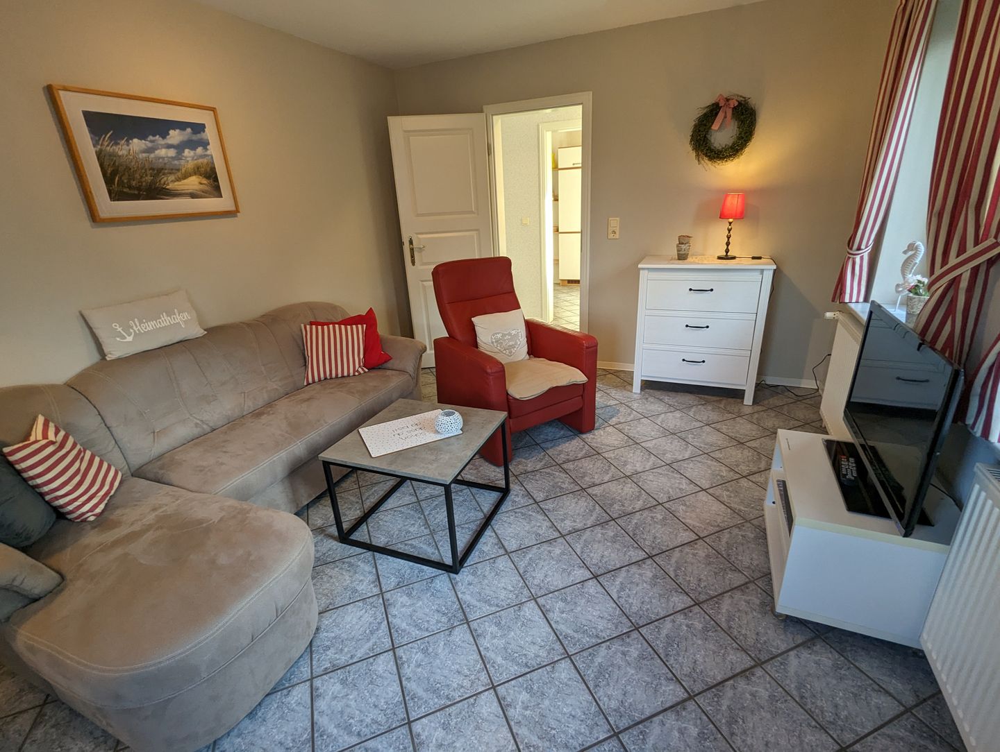 Haus Friesenglück Whg. Seepferdchen Alkersum - Wohnzimmer