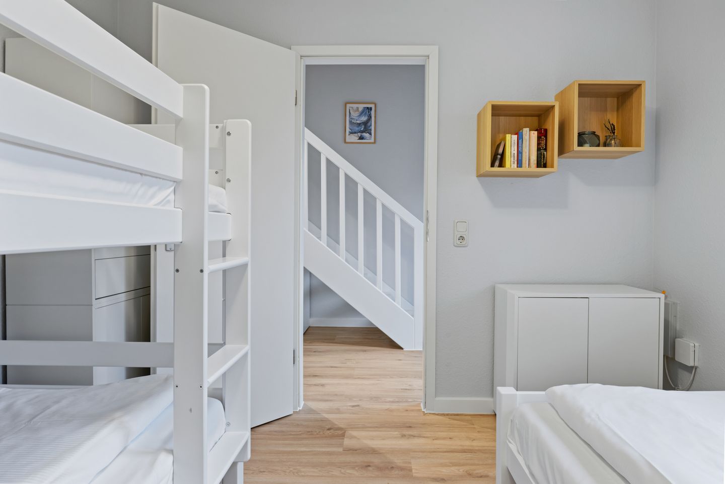 Urlauberdorf Urlauberdorf 42a Boltenhagen - Schlafzimmer mit Einzelbett und Hochbett