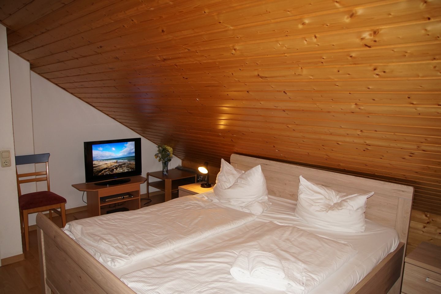 Urlauberdorf Urlauberdorf 49d Boltenhagen - Schlafzimmer mit Doppelbett