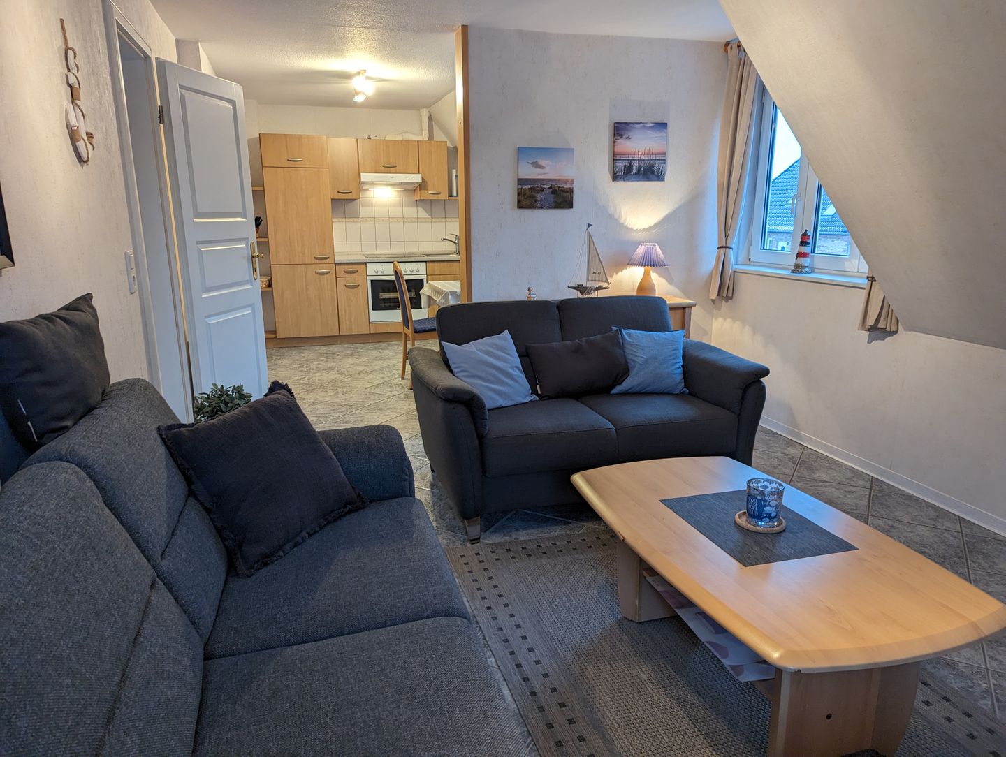 Haus Friesenglück Whg. Leuchtturm Alkersum - Wohnzimmer