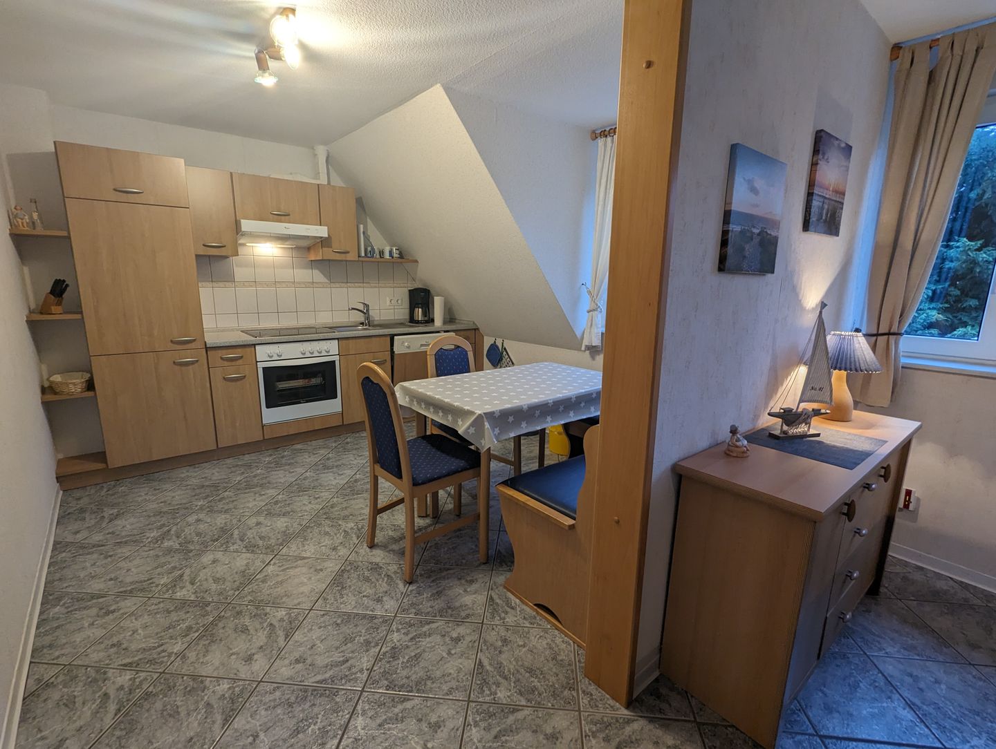 Haus Friesenglück Whg. Leuchtturm Alkersum - Küche / Küchenzeile