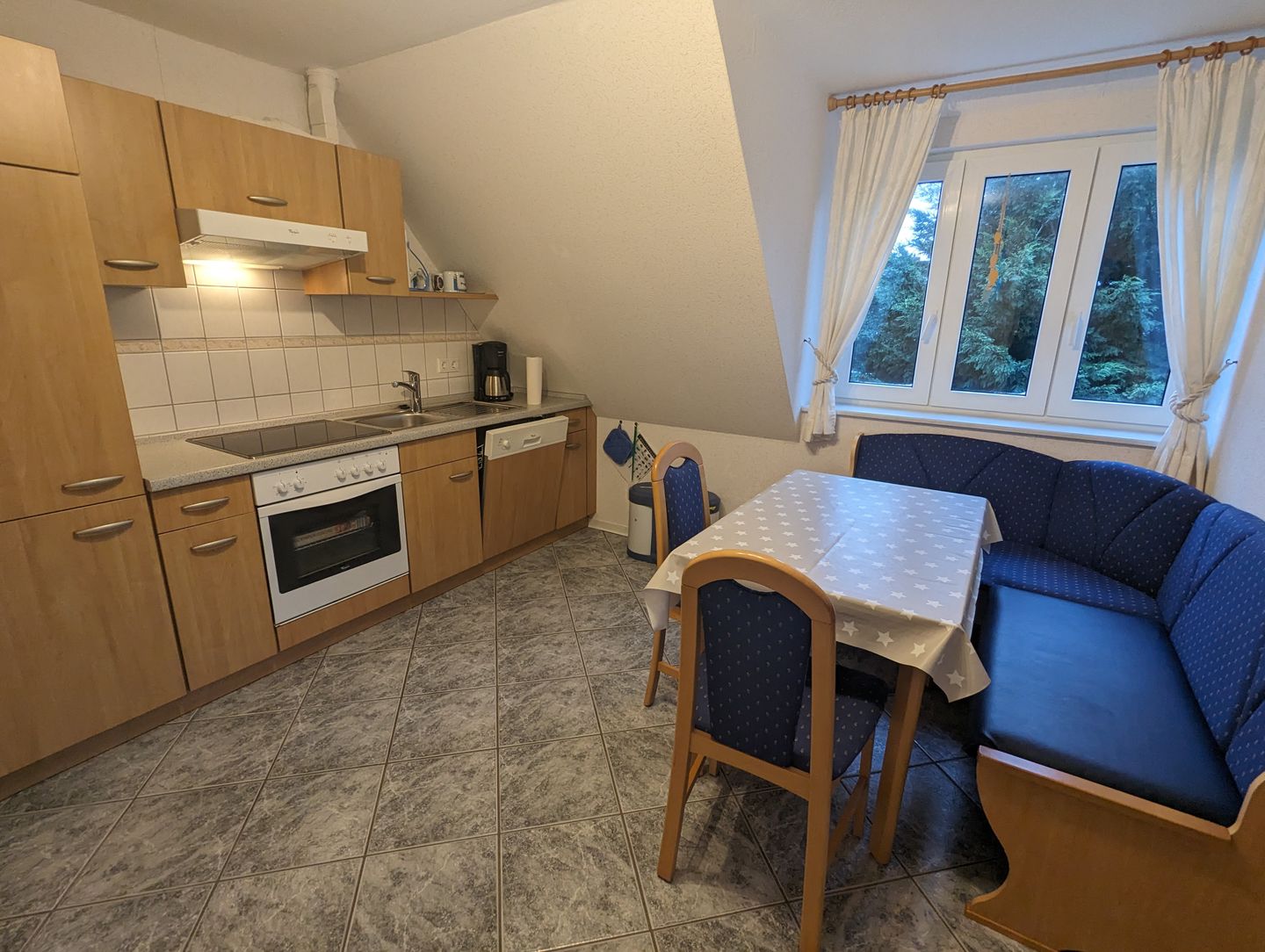 Haus Friesenglück Whg. Leuchtturm Alkersum - Küche / Küchenzeile