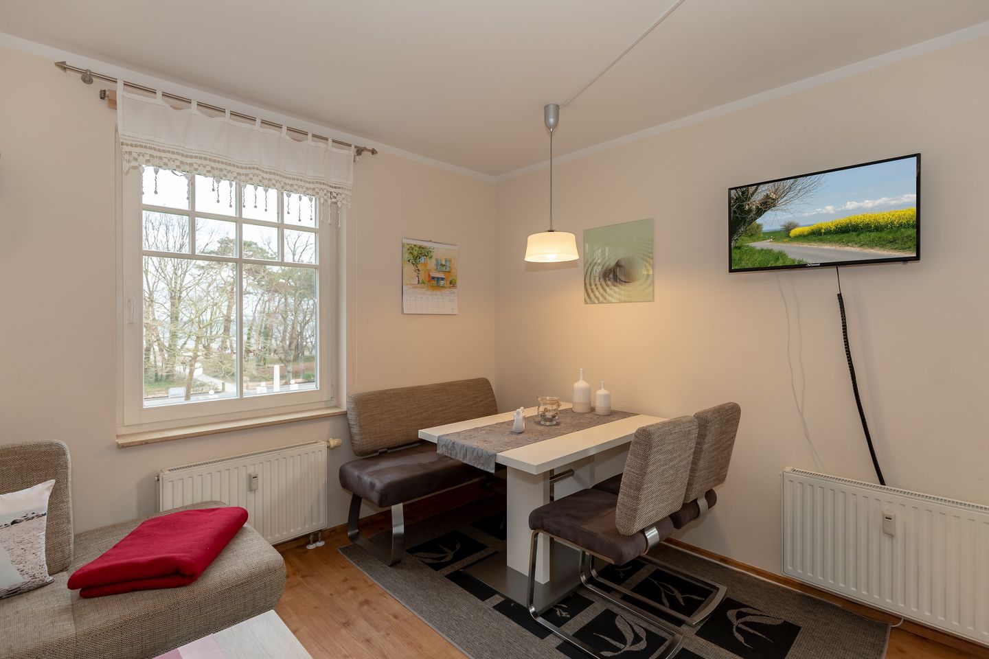 Ostseewelle Ostseewelle 21 Kühlungsborn - Wohn-Essbereich mit Couch