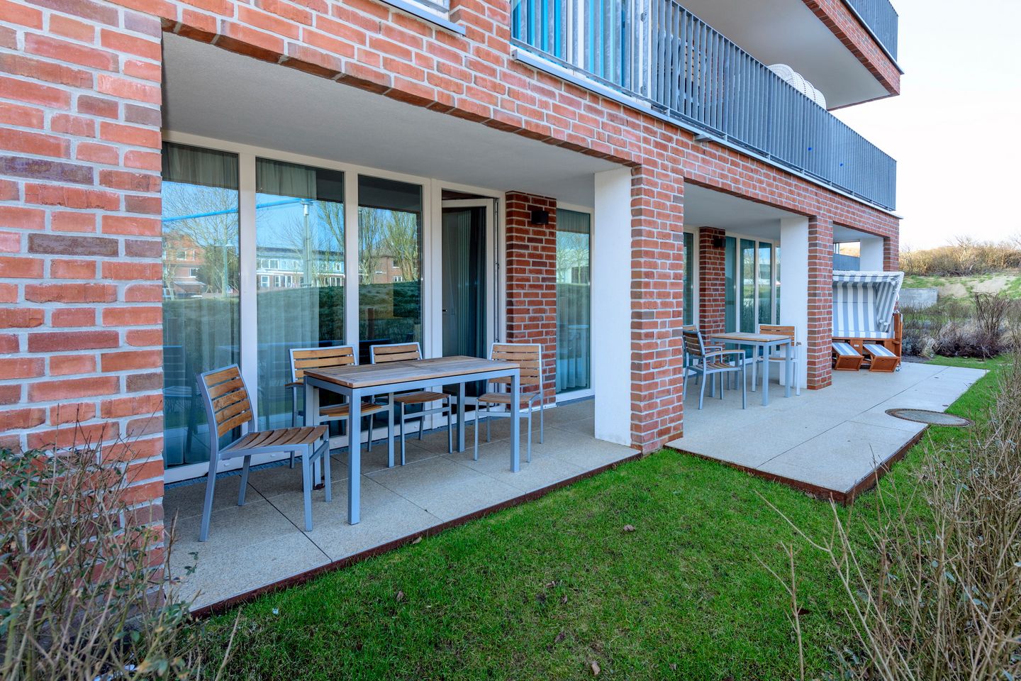 Apartmentvilla Anna See Apartmentvilla Anna See 1-15 Langeoog - Dachterrasse mit Gartenmöbeln