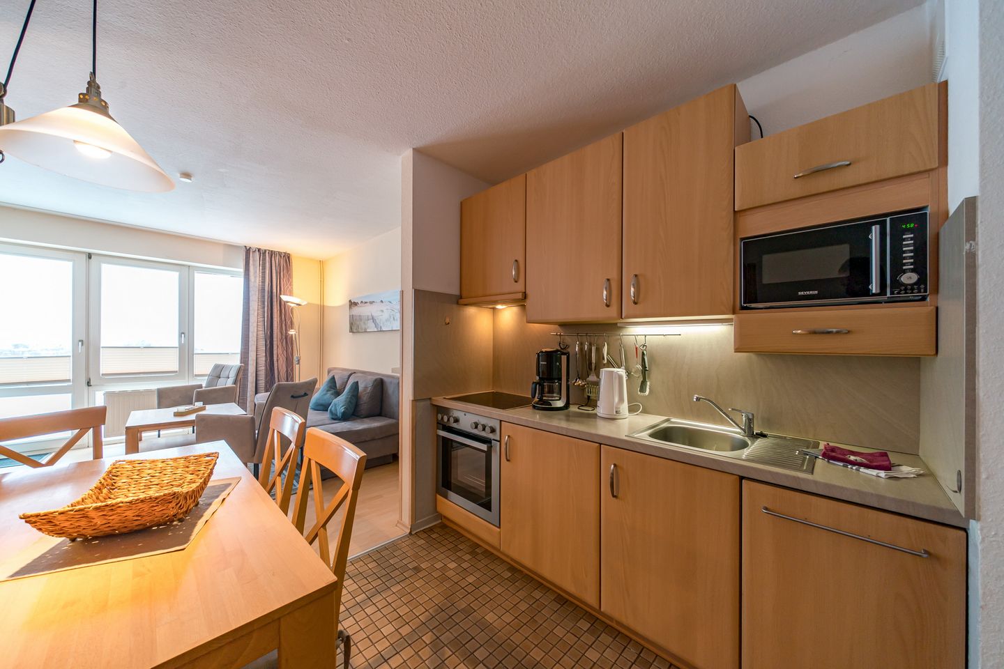 Hus Strandkieker Hus Strandkieker 09 Schillig - Wohn-Essbereich mit Küchenzeile