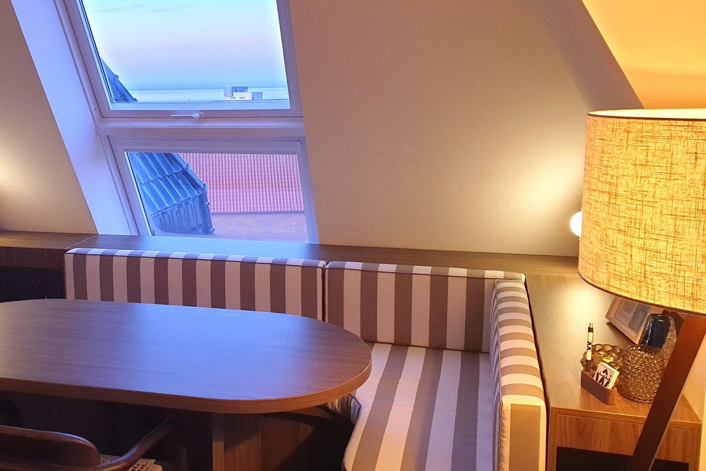 Resort Deichgraf Resort Deichgraf 31-18 Wremen - Wohn-Essbereich mit Eckbank