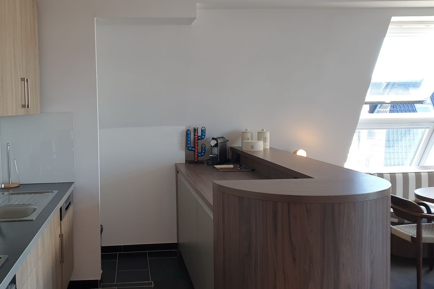 Resort Deichgraf Resort Deichgraf 31-18 Wremen - Wohn-Essbereich mit Küchenzeile