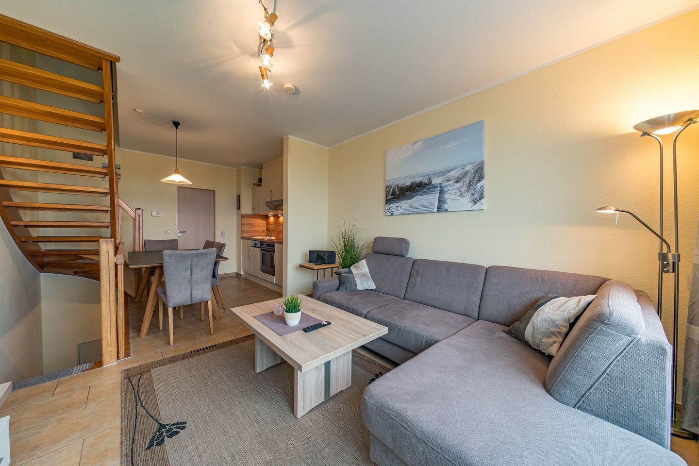 Hus Strandkieker Hus Strandkieker 04 Schillig - Wohn-Essbereich mit Couch