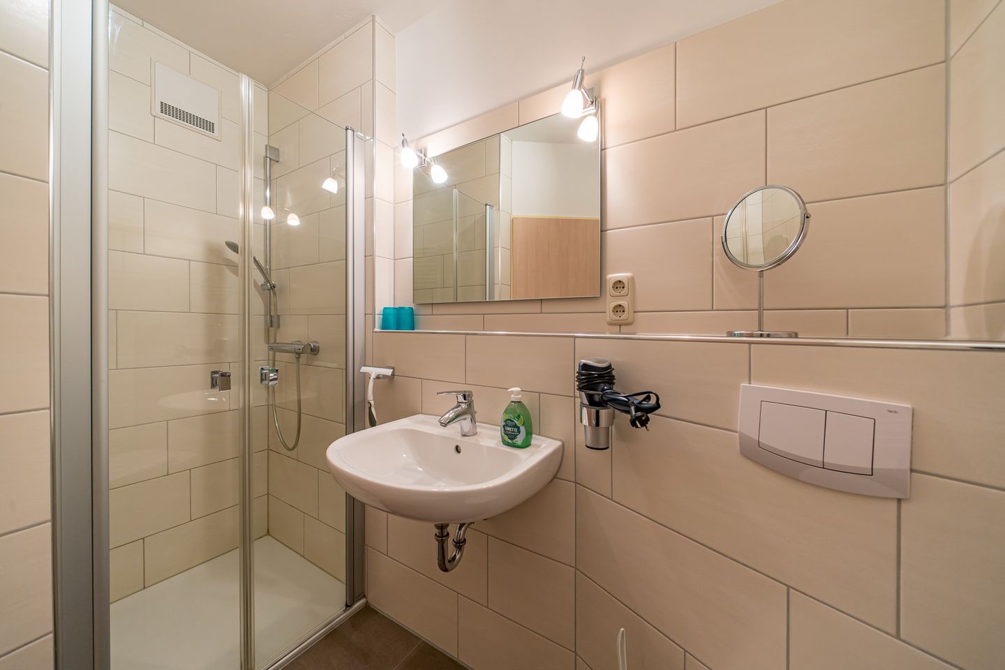 Hus Strandkieker Hus Strandkieker 04 Schillig - Badezimmer mit Dusche