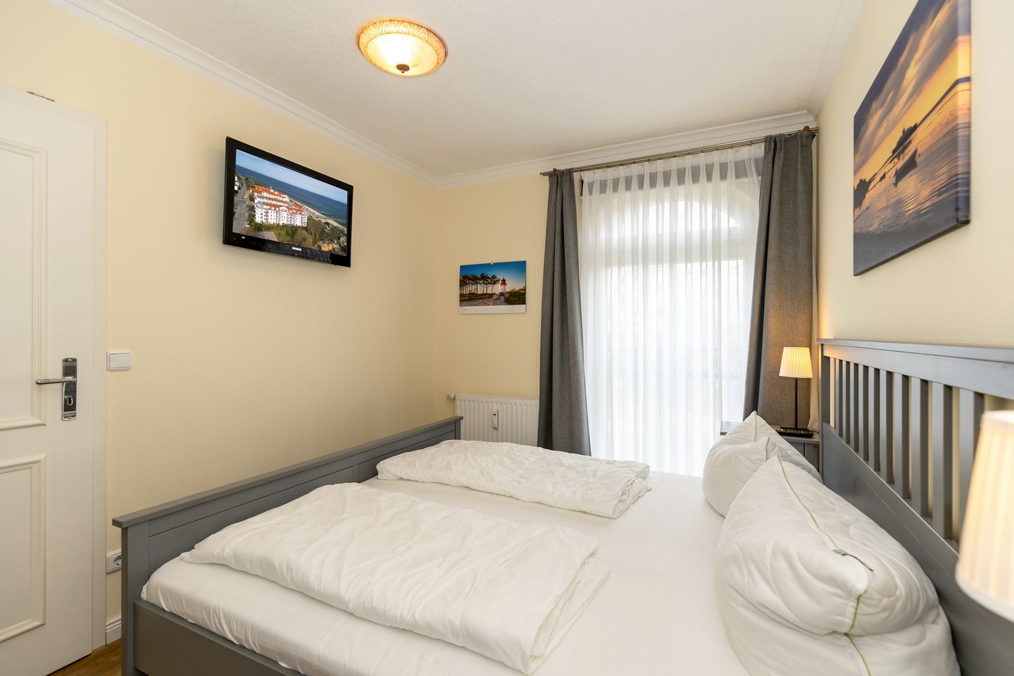 Apartmenthaus Atlantik Apartmenthaus Atlantik 214 Kühlungsborn - Schlafzimmer mit TV