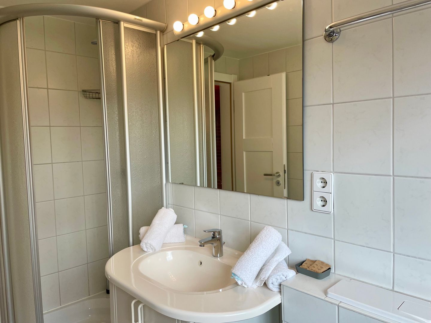 Altes Friesenhaus Wohnung 3 Scheune Morsum - Badezimmer