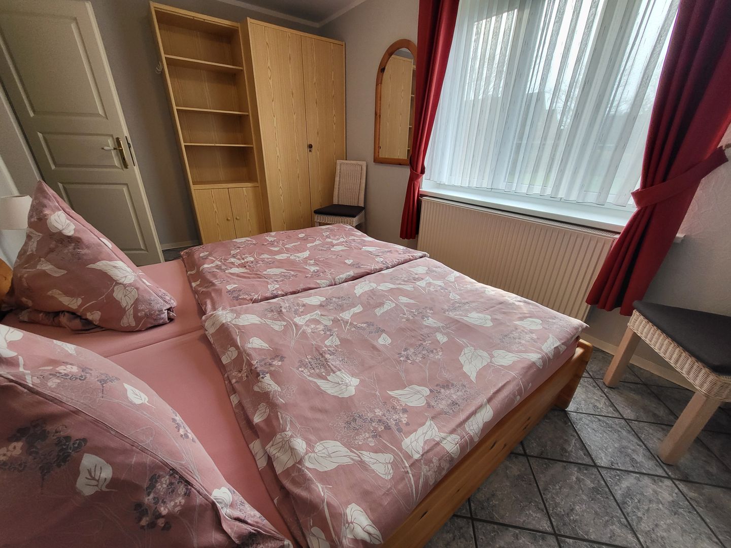 Haus Friesenglück Whg. Seepferdchen Alkersum - Schlafzimmer