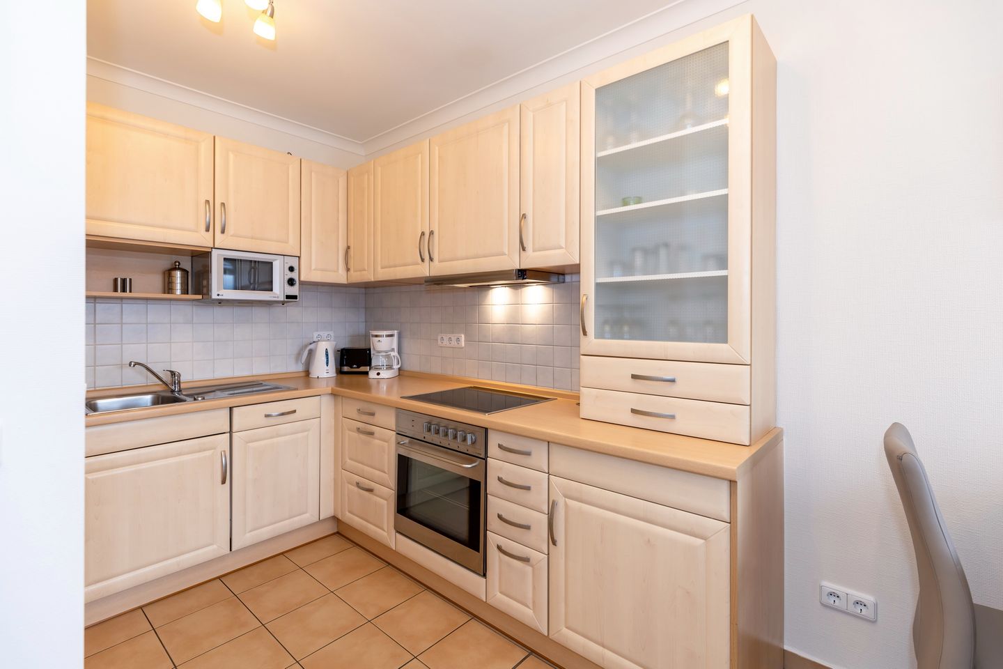 Apartment-Residenz Ostseestrand Apartment-Residenz Ostseestrand 35 Kühlungsborn - Küchenzeile mit Backofen