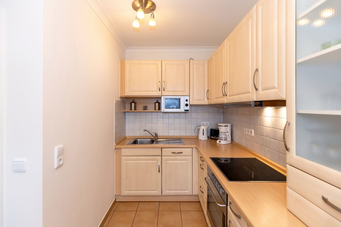 Apartment-Residenz Ostseestrand Apartment-Residenz Ostseestrand 35 Kühlungsborn - Küchenzeile mit Backofen