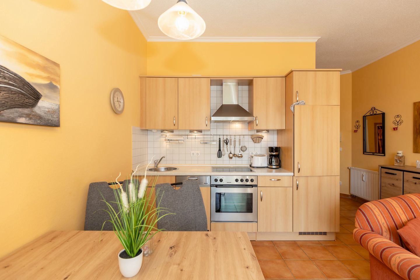 Apartmenthaus Atlantik Apartmenthaus Atlantik 007 Kühlungsborn - Küchenzeile mit Esstisch und Sitzgelegenheit