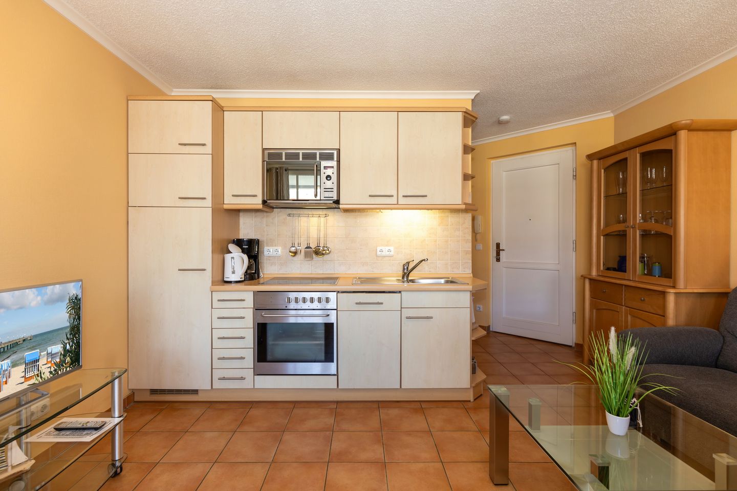 Apartmenthaus Atlantik Apartmenthaus Atlantik 303 Kühlungsborn - Küchenzeile mit Backofen