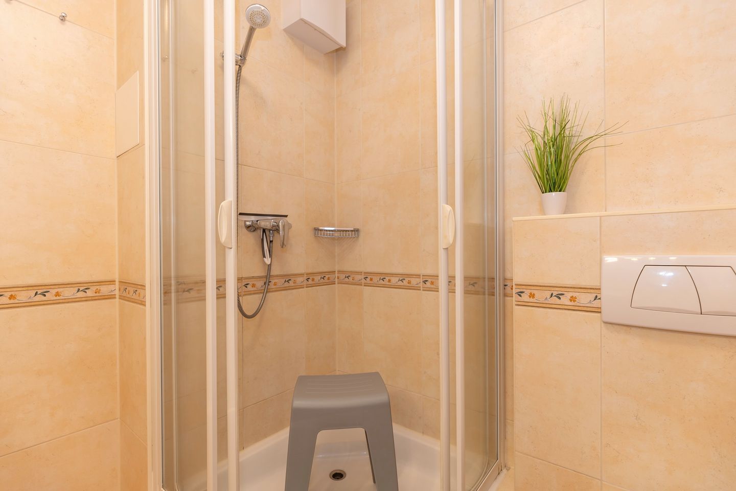 Apartmenthaus Atlantik Apartmenthaus Atlantik 303 Kühlungsborn - Badezimmer mit Dusche