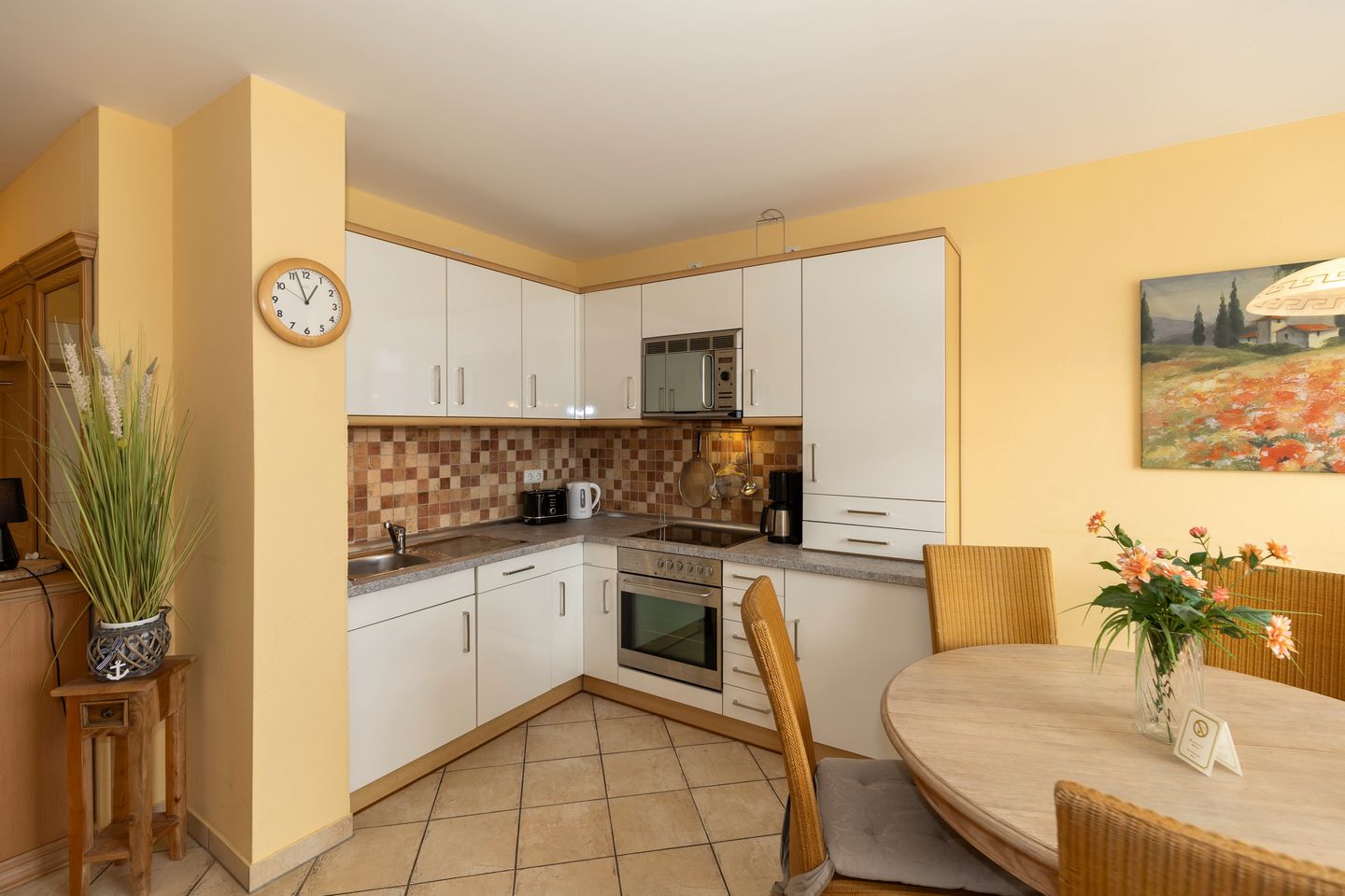 Apartmenthaus Atlantik Apartmenthaus Atlantik 411 Kühlungsborn - Wohn-Essbereich mit Küchenzeile