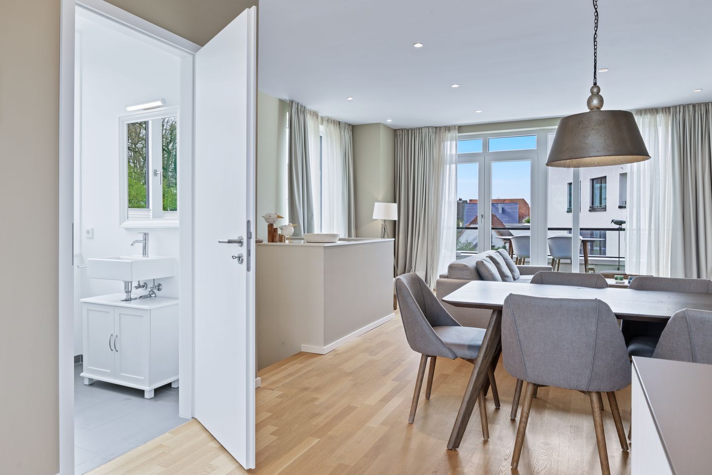 Villa Godewindpark Travemünde Villa Godewindpark Travemünde 01 Travemünde - Wohn-Essbereich mit Couch