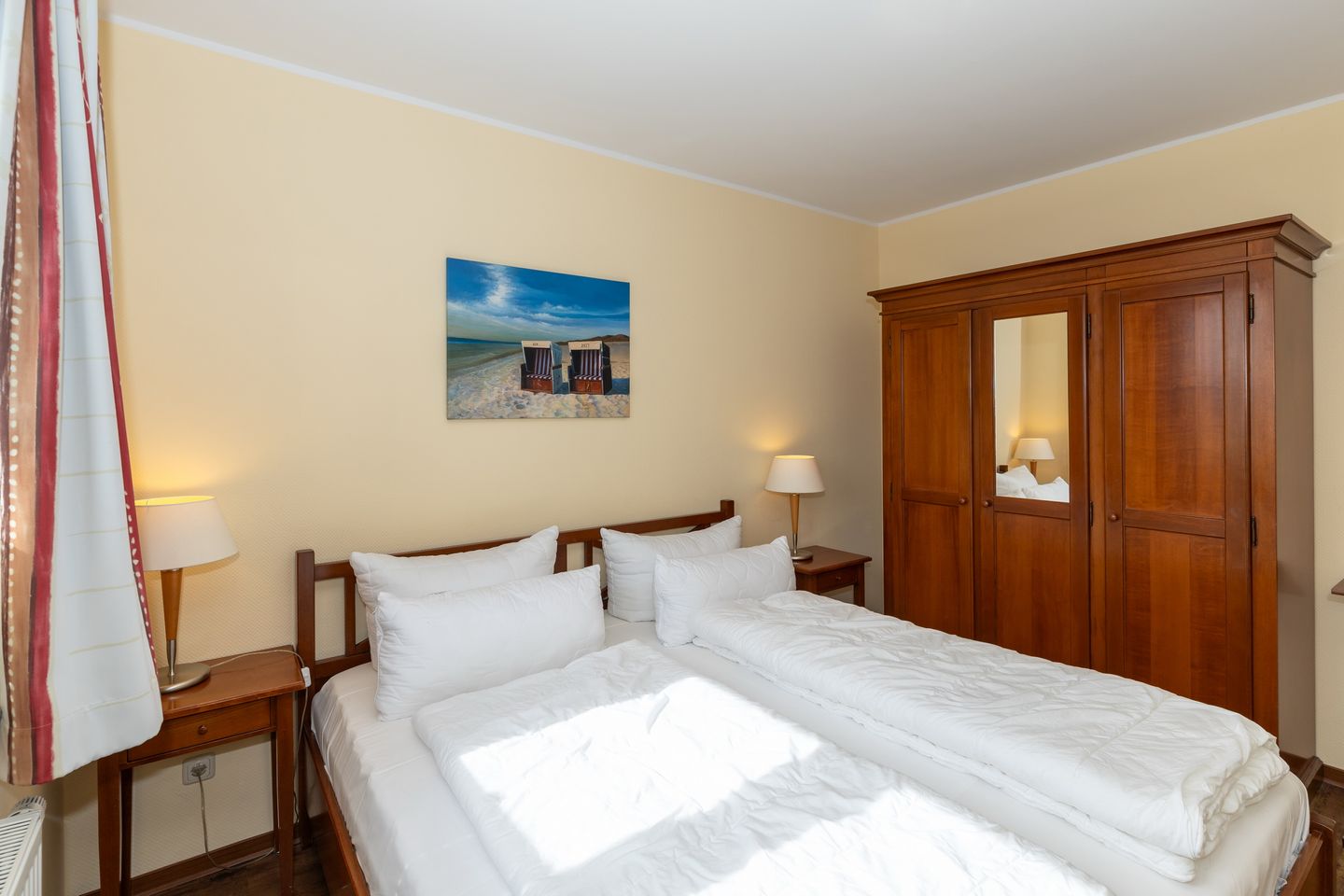 Urlaubsräume am Meer Urlaubsräume am Meer 1-18 Kühlungsborn - Schlafzimmer mit Doppelbett