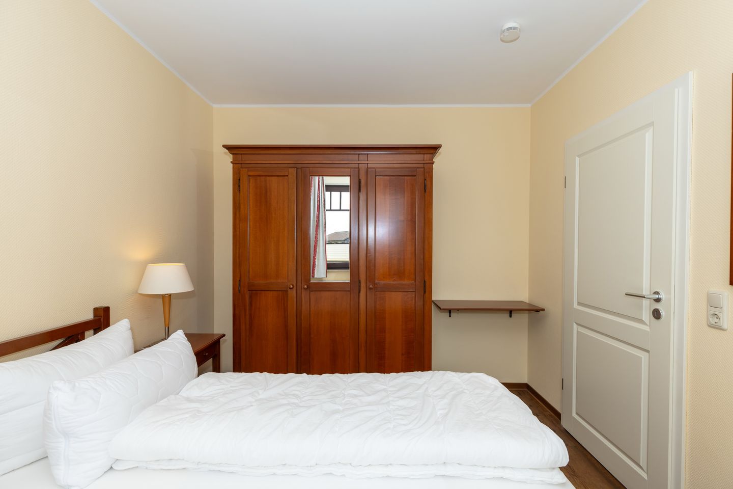 Urlaubsräume am Meer Urlaubsräume am Meer 1-18 Kühlungsborn - Schlafzimmer mit Doppelbett