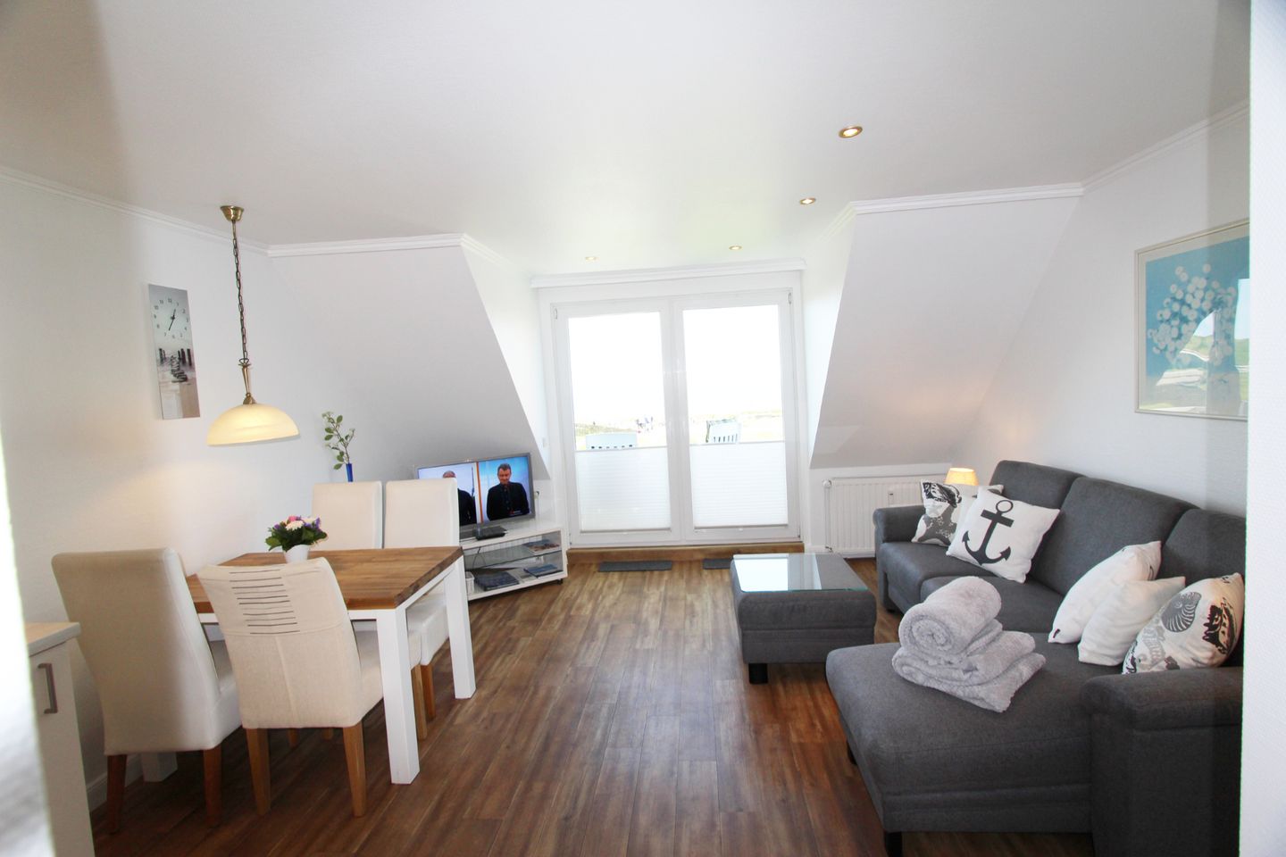 Trutz blanker Hans  - Dünenstr. 19, App. 8 Wenningstedt - Wohnzimmer