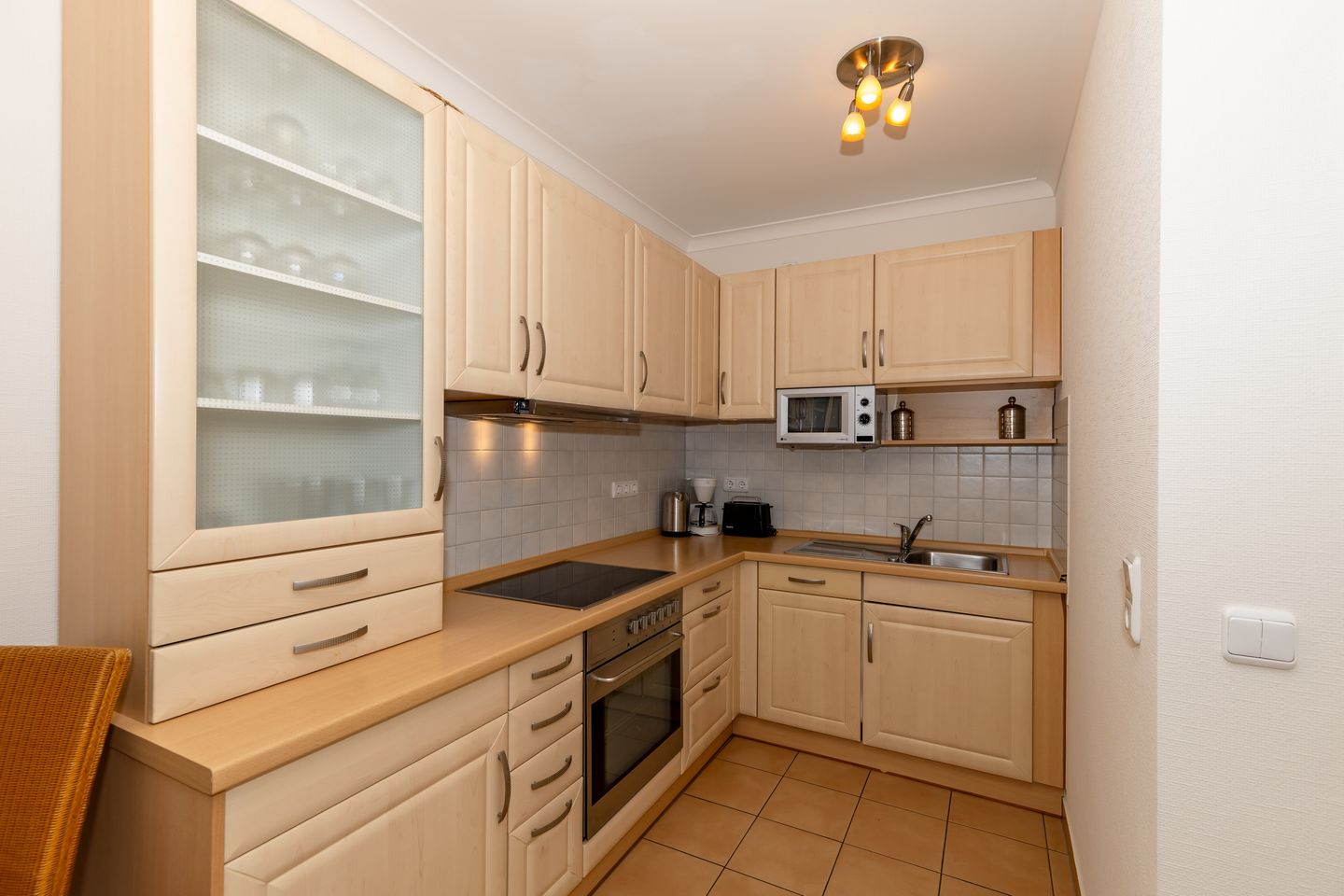 Apartment-Residenz Ostseestrand Apartment-Residenz Ostseestrand 26 Kühlungsborn - Küchenzeile mit Backofen