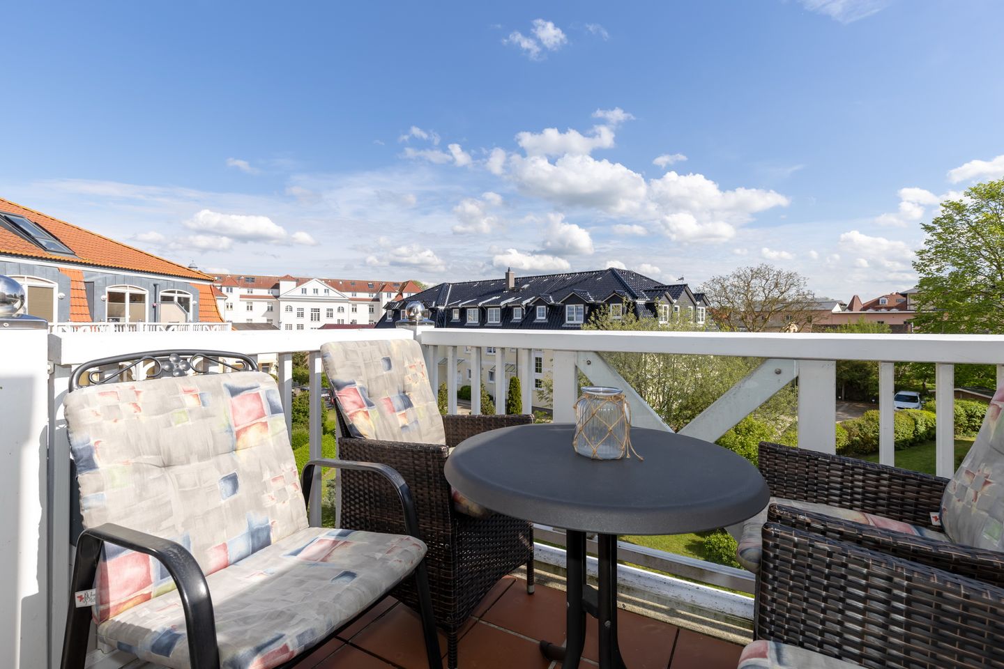 Apartment-Residenz Ostseestrand Apartment-Residenz Ostseestrand 34 Kühlungsborn - Balkon mit Gartenmöbeln