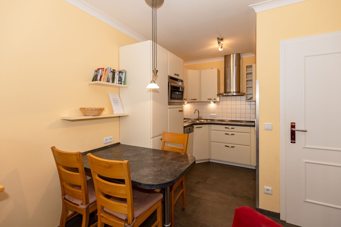 Apartment-Residenz Ostseestrand Apartment-Residenz Ostseestrand 17 Kühlungsborn - Küchenzeile mit Backofen