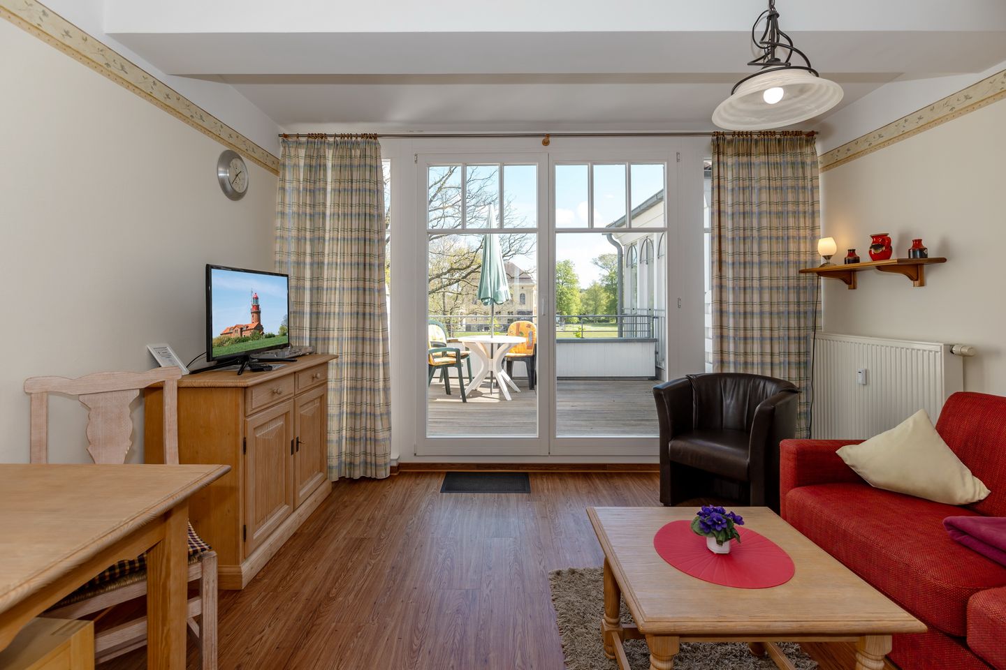 Meeresblick Meeresblick 206 Kühlungsborn - Wohn-Essbereich mit Couch