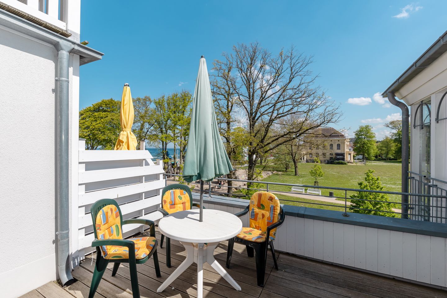 Meeresblick Meeresblick 206 Kühlungsborn - Balkon mit Gartenmöbeln